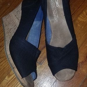 Toms wedges